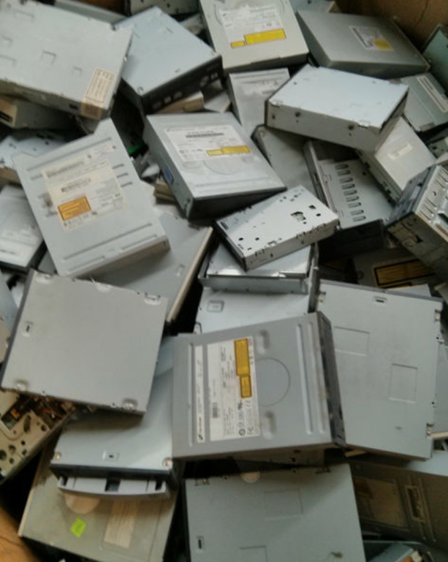Scrap Recycling CD/DVD/Floppy disks drives